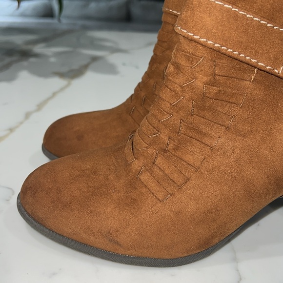 American Eagle Heeled Ankle Boots, Brown, Size 9.5 - Picture 6 of 11